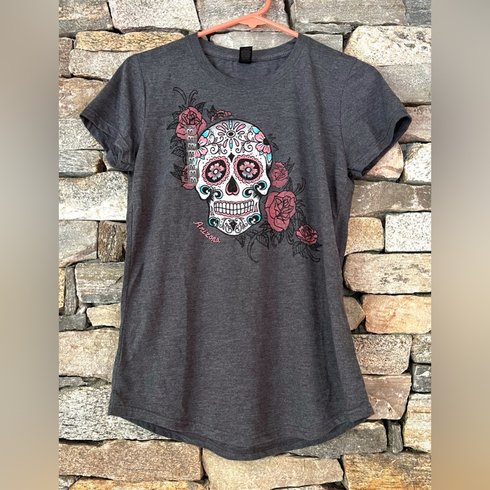 Brand new ladies M t-shirt - Anvil by Gildan brand